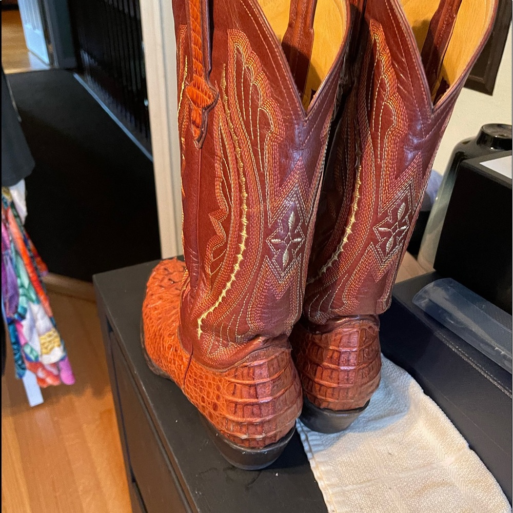 Boots - Picture 2 of 5